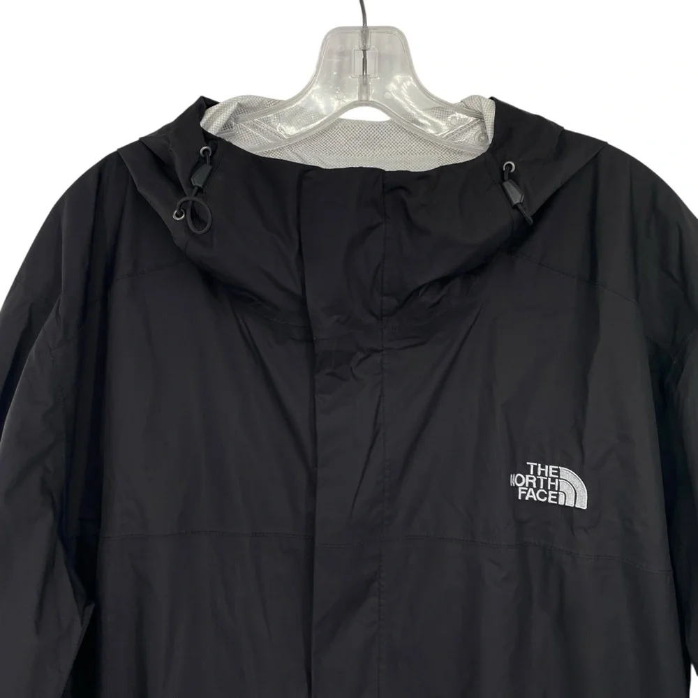 The North Face Men’s The Stow Black Lightweight Windbreaker Hooded Jacket